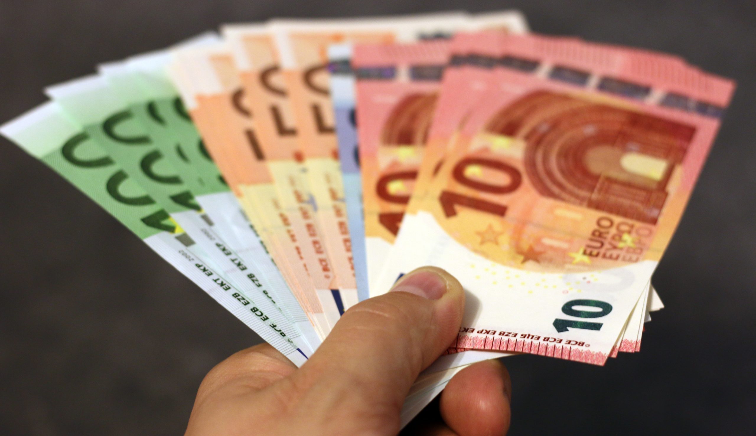 Das anonyme Tafelgeschäft – Gold und Silber mit Bargeld kaufen